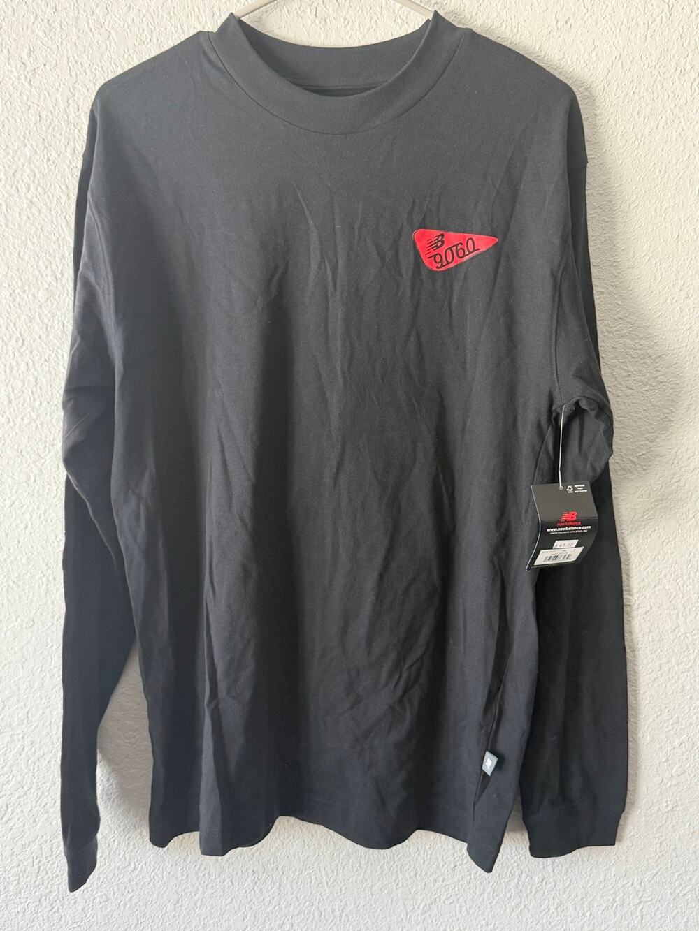 Brand New New Balance 9060 long Sleeve Men's Size S T-Shirt